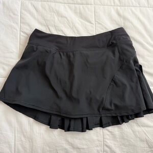 CRZ YOGA Black Skorts with Pleated Design